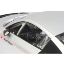 JAMARA 404430 - Audi R8 LMS 1:14 40MHz - offiziell lizenziert, ca 1 Std. Fahrzeit bei 11 Km/h, LED, Perfekt nachgebildete Details, detaillierter Innenraum,hochwertige Verarbeitung